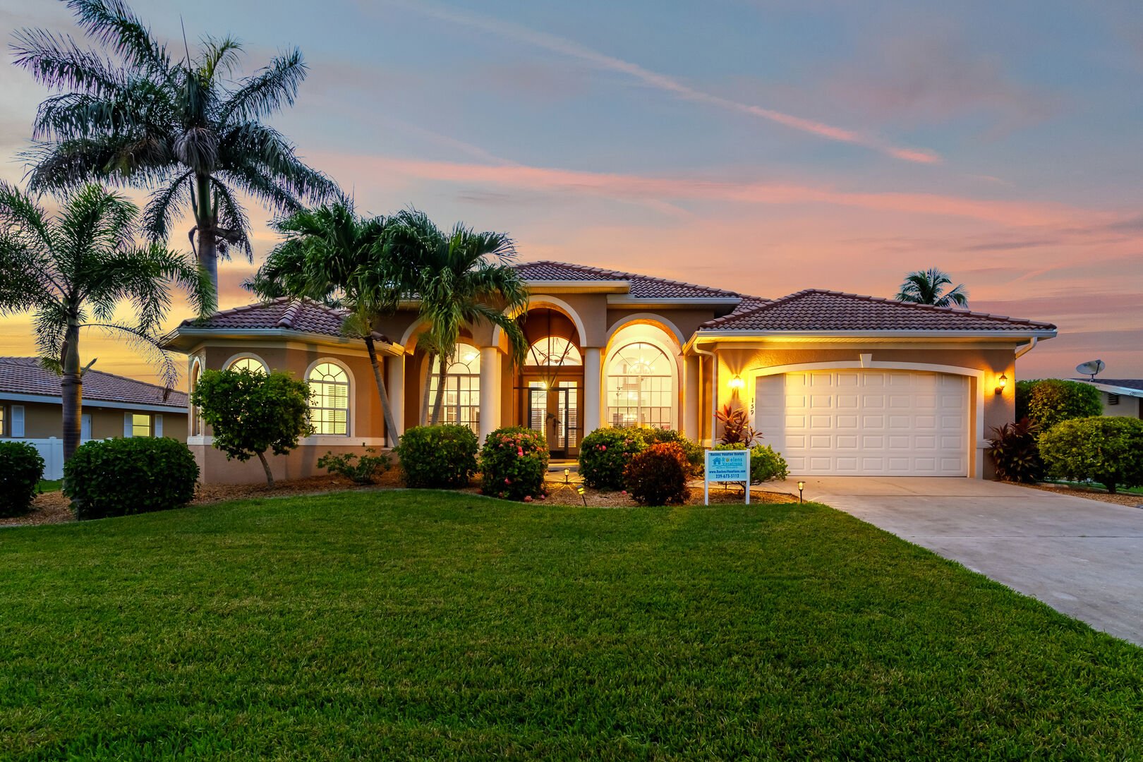 Cape Coral vacation home with 4 bedrooms