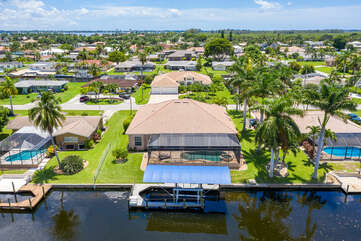 4 bedroom vacation rental with boat dock