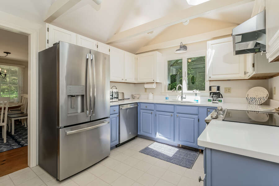 Kitchen with stainless appliances Refrigerator, dishwasher and stove - 80 Lienau Dr Chatham Ma - Cape Cod- New England Vacation Rentals