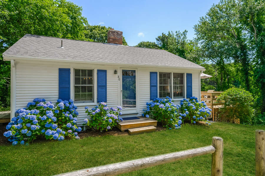 Welcome to Azure Cottage- 80 Lienau Dr Chatham Ma - Cape Cod- New England Vacation Rentals
