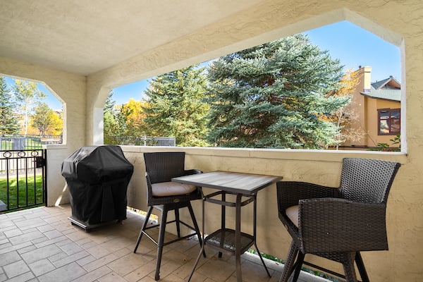 Patio with Direct Access to the Pool, STEPS AWAY!