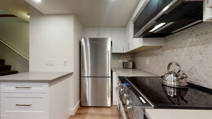 Newly renovated kitchen w/ brand new appliances