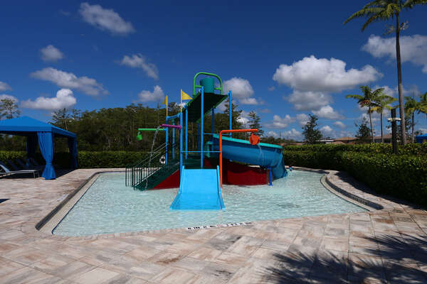 Childrens splash pad and pool area in Marina Bay