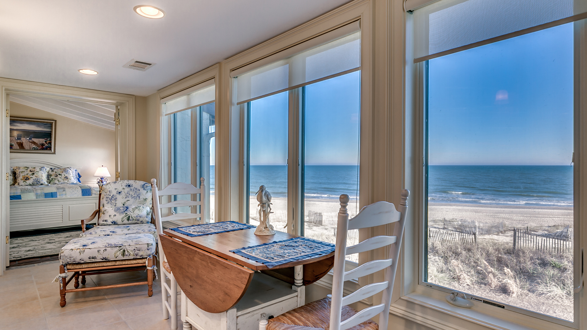 Sea Breeze - Great oceanfront views and close to the Beach Club