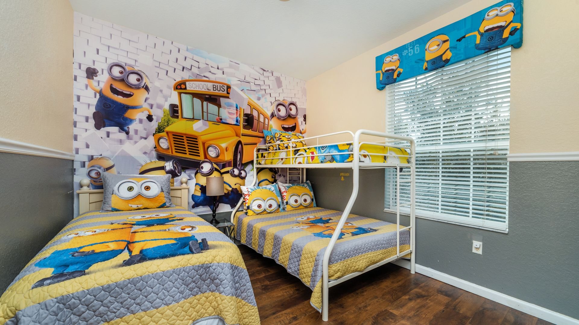 Twin/Full Bunk Bed + Twin Bed
Bedroom 3
32