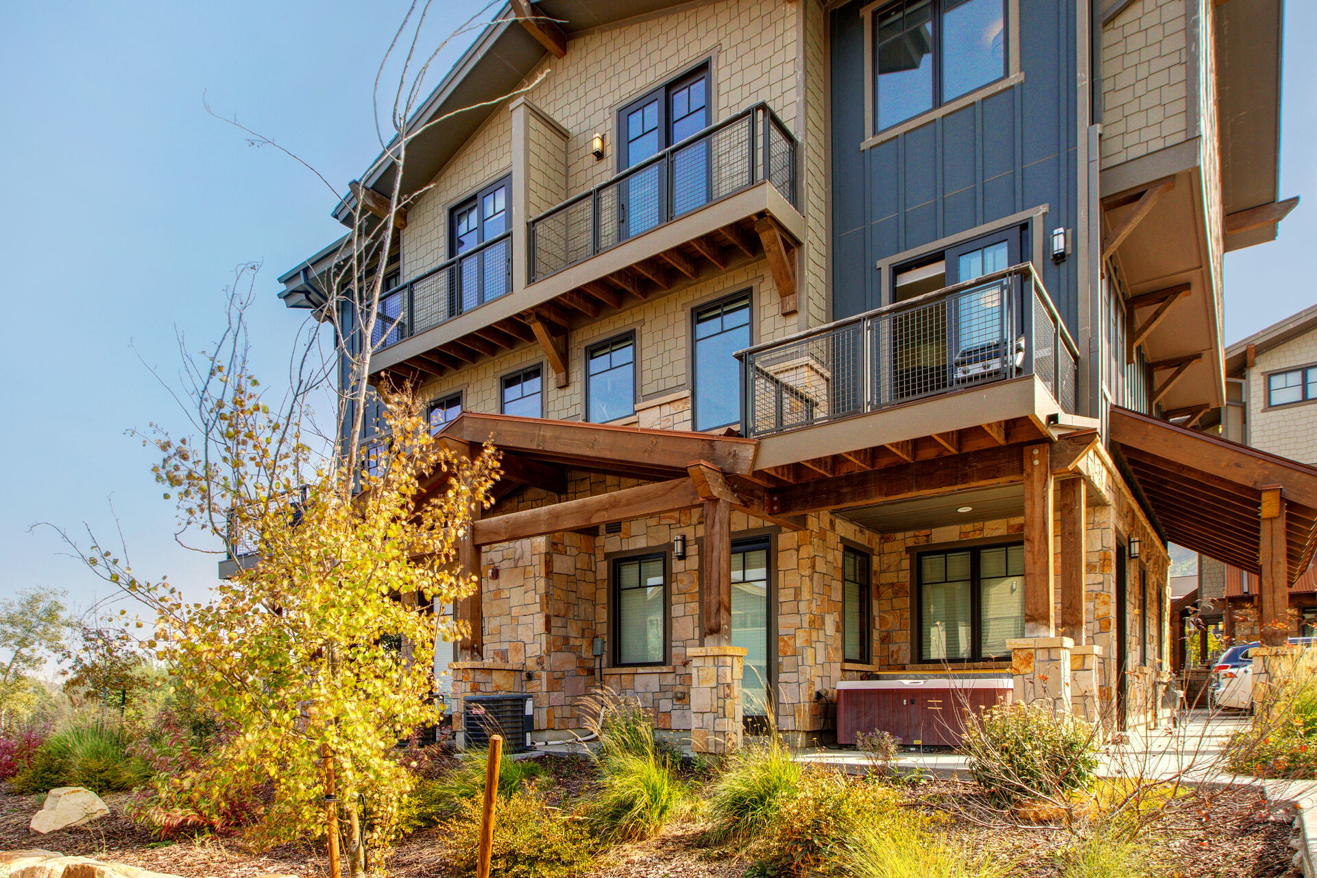 Three Story Townhome with a Private Hot Tub and Right Next to the Clubhouse and Pool