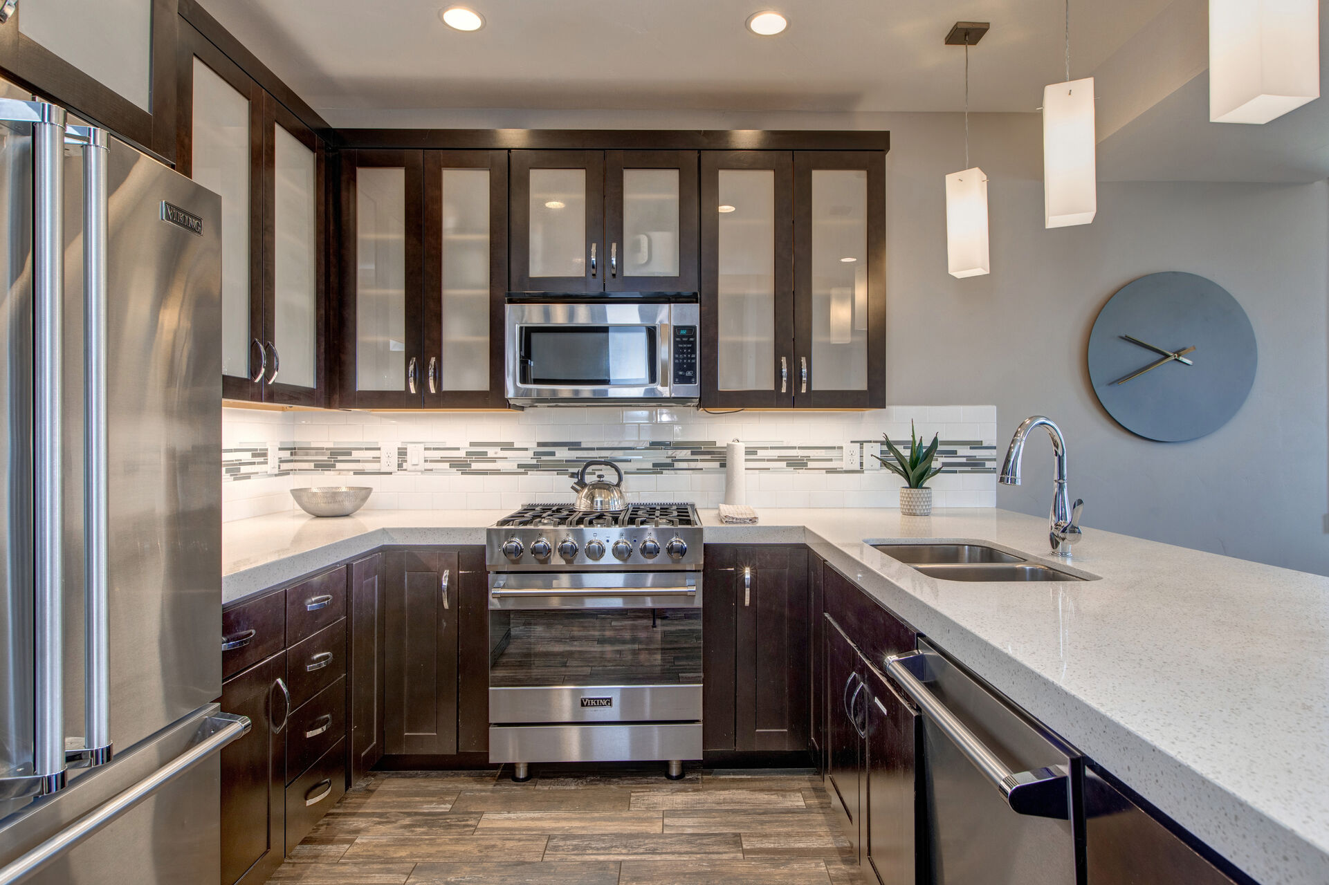 Gourmet Kitchen with Viking Appliances including a 5-Burner Gas Range with a Convection Oven
