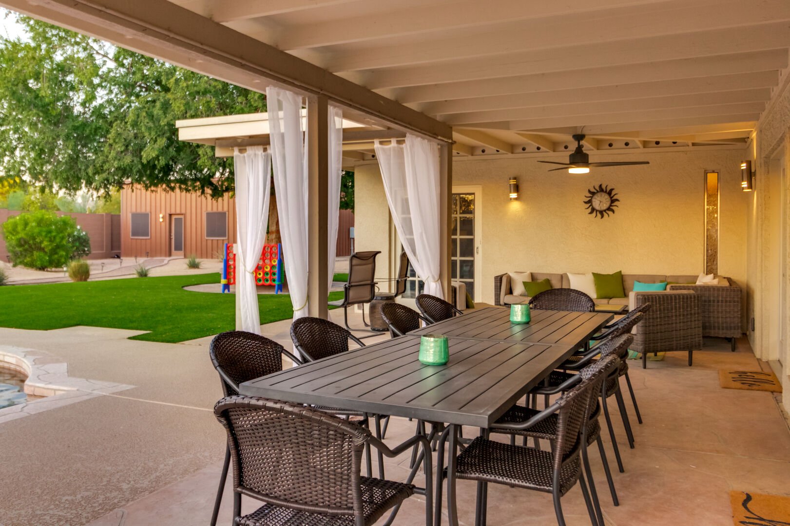 Outdoor Dining Area w/ Seating for 10