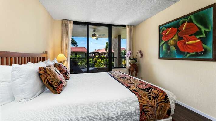 Bedroom with a King bed & lanai access