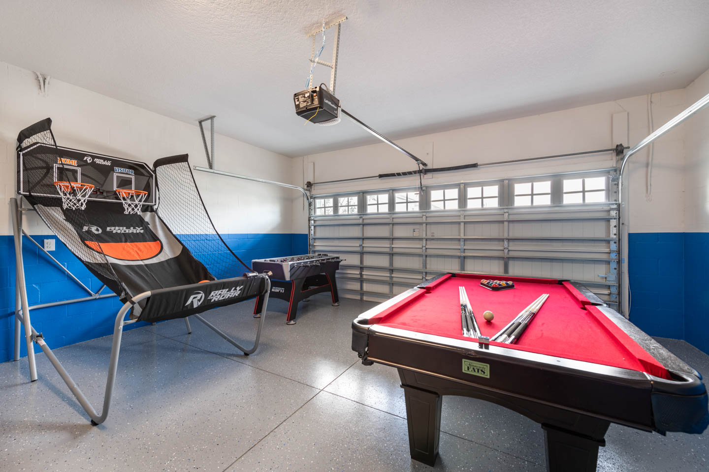 [amenities:game-room:1] Game Room