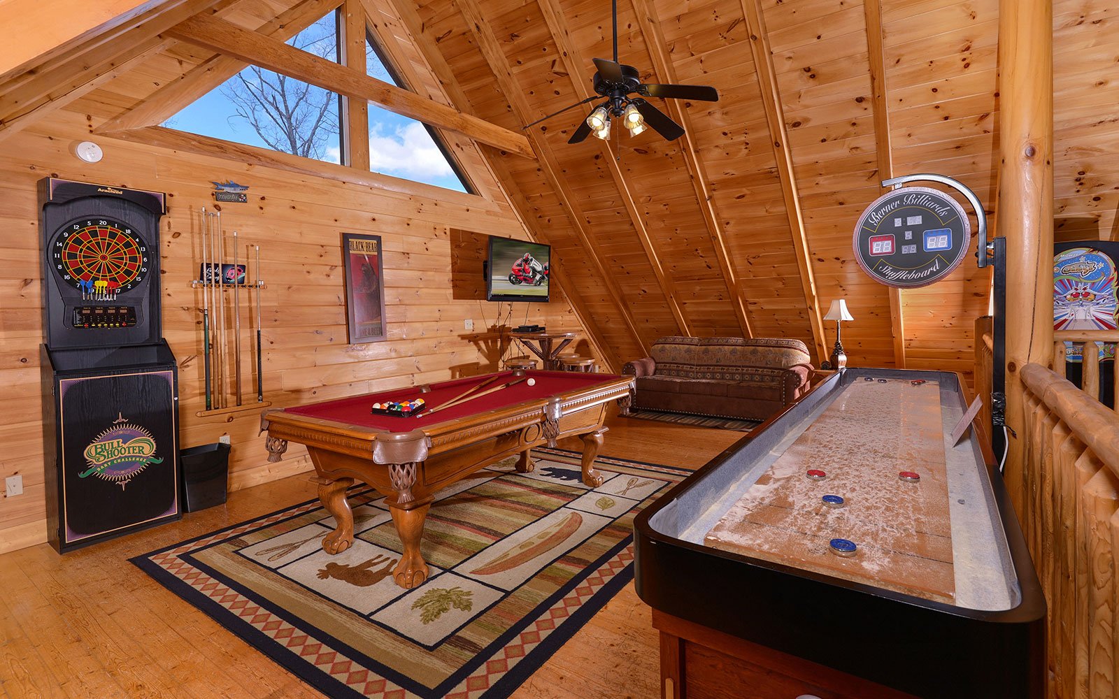 Lucky Enough - Pet Friendly Cabin with Games to Keep Everyone Entertained!