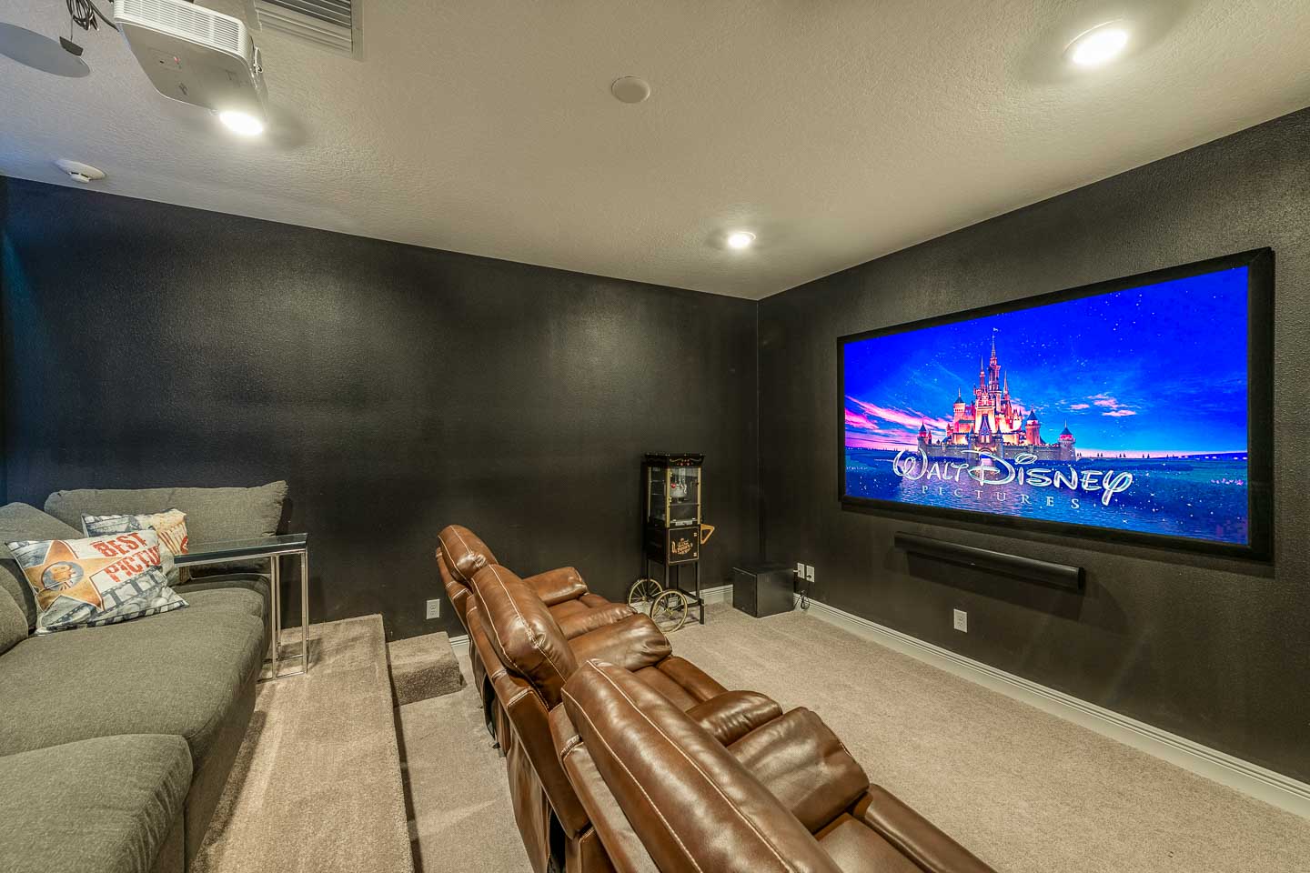 [amenities:theater-Room:1] Theater Room