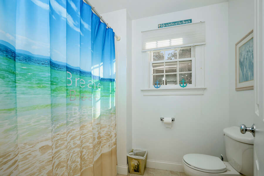 Full bathroom - 1 Somerset Road Harwich Cape Cod - New England Vacation Rentals