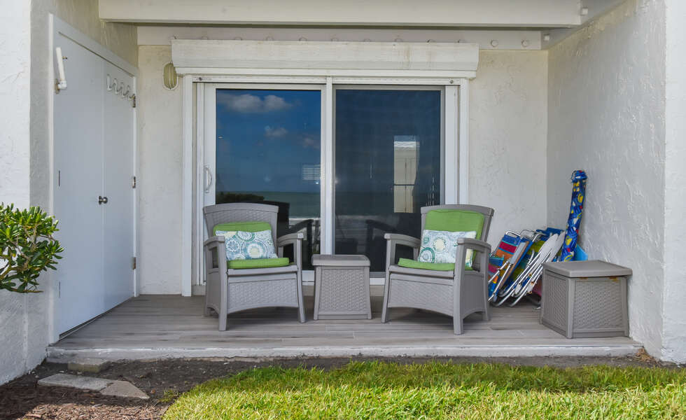 Front yard facing beach porch area