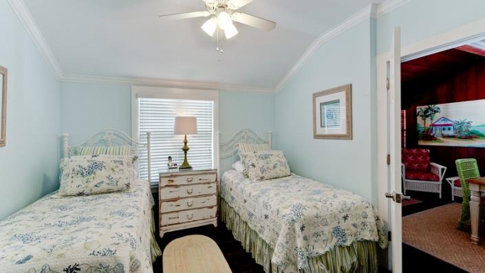 Whispering Pines bedroom 2 with twin beds