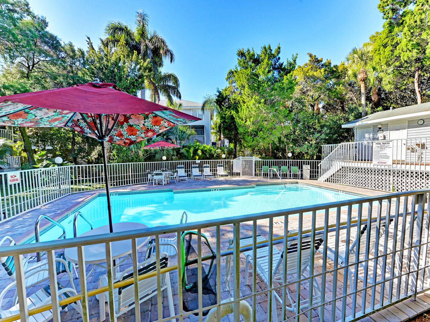 A Gulf Dream condo pool area