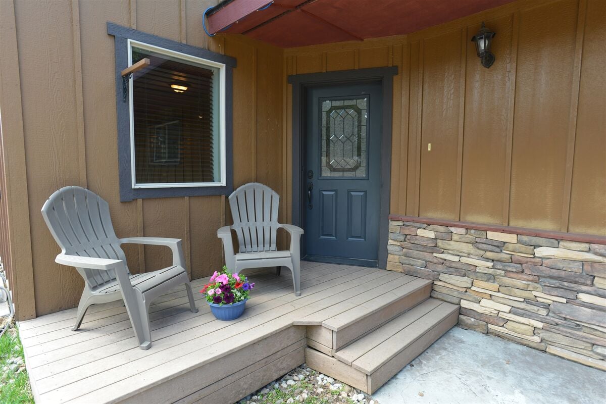 Front entry has north facing Welcome deck.