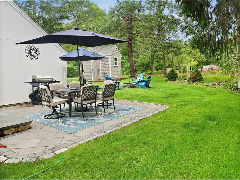 backyard and patio - 2 Cove Road Harwich Cape Cod - New England Vacation Rentals- #BookNEVRDirectCozyCove