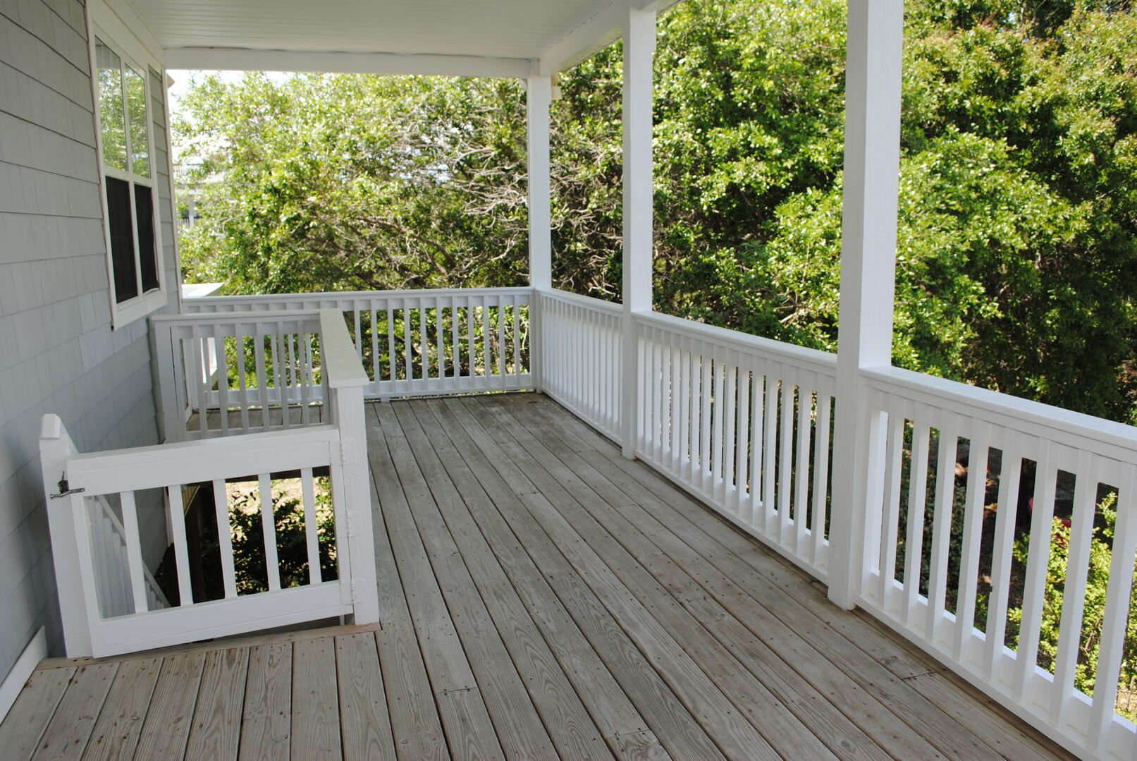 Covered Side Porch