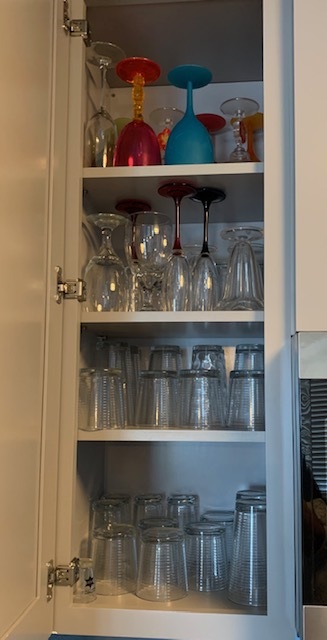 FULLY STOCKED KITCHEN AND GLASSWARE