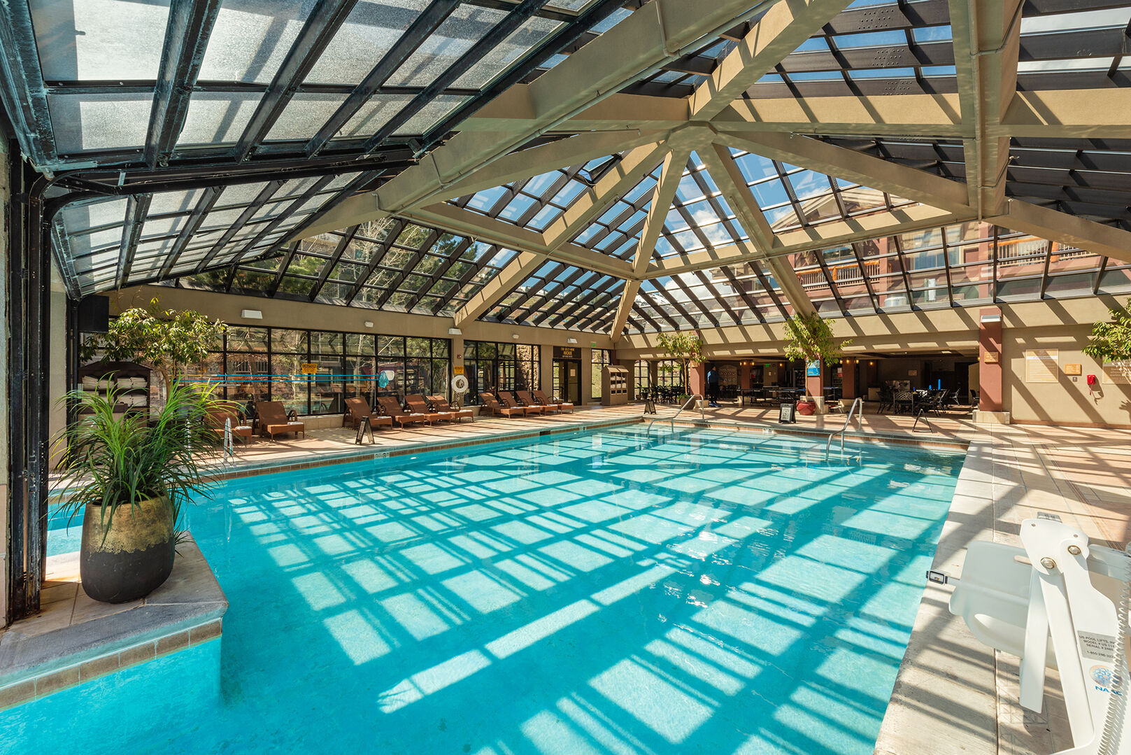 Main (indoor/outdoor) pool