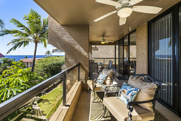 Lanai with two chairs