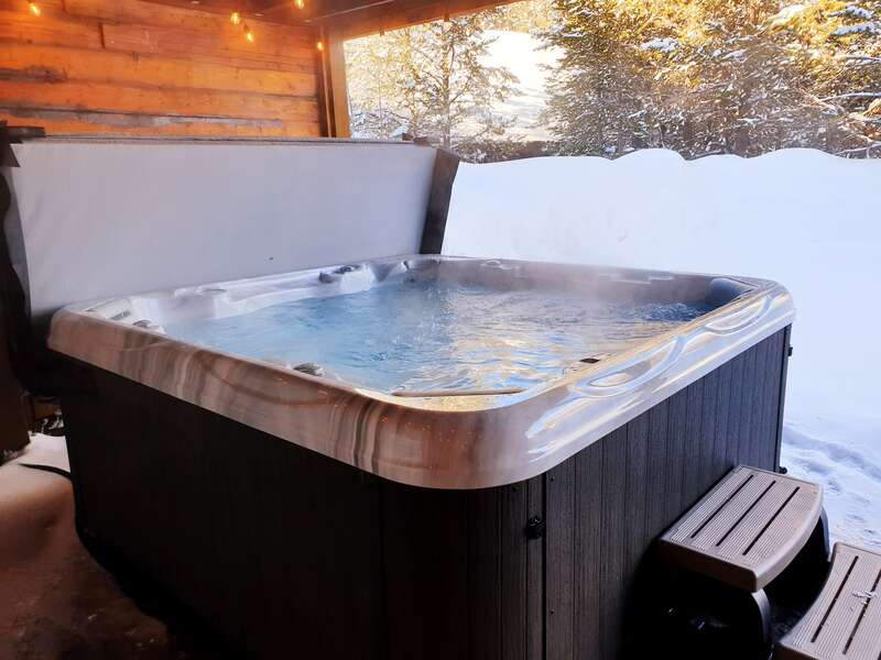 Grand Point Lodge ~ brand new hot tub installed
