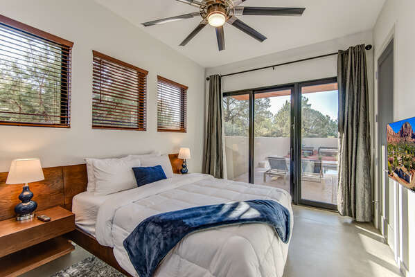 Casita - Master Bedroom 3 with a Queen Bed, Patio Access and Stunning Views