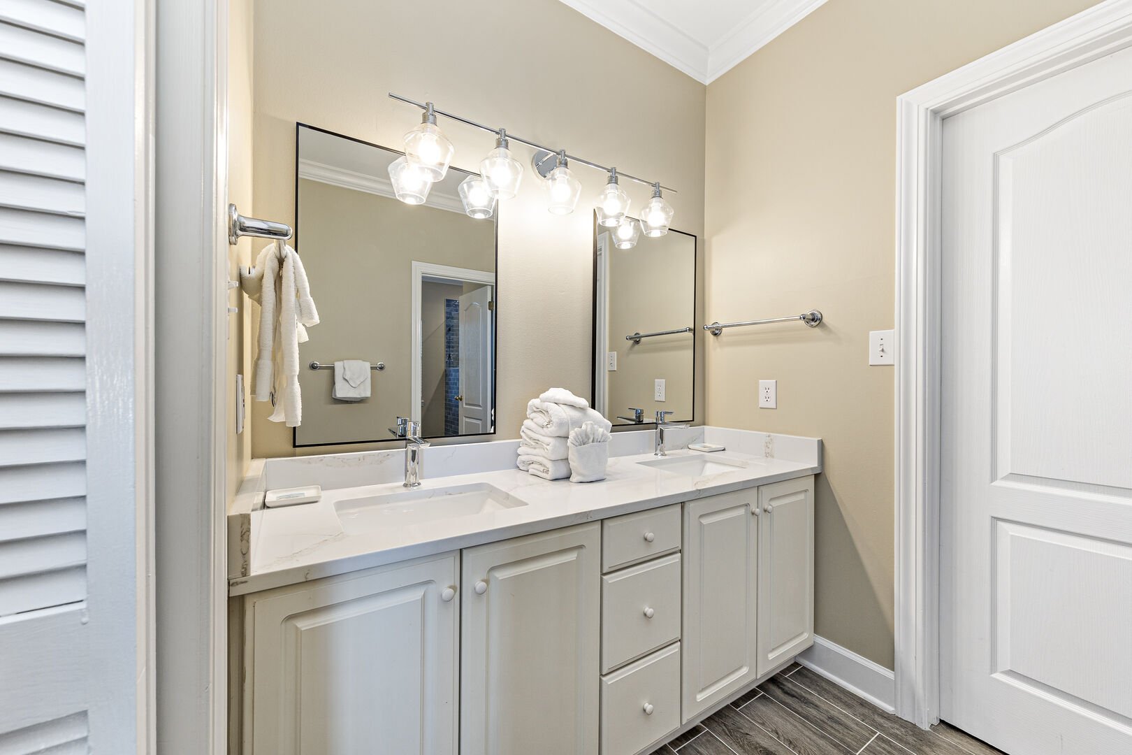 Updated bathroom Private Master EnSuite with Double Sink Vanity and Separate Walk In Shower