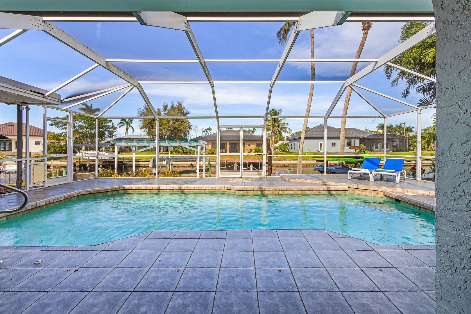 Paradise Palm Villa- SEE OUR NEW POOL AREA AND OUTDOOR KITCHEN! - North  Naples