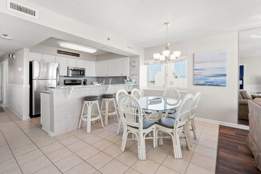 Paradise Pointe 12E - oceanfront condo in Cherry Grove Beach in North Myrtle Beach | dining area | Thomas Beach Vacations