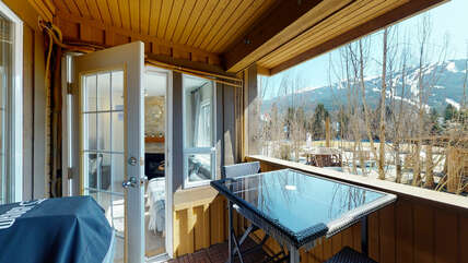 Private balcony w/ mountain views