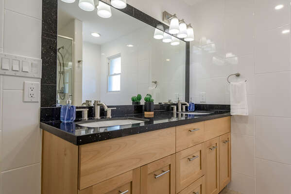 En Suite Bath with Dual Stone Counter Sinks