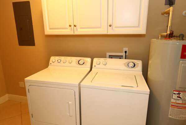 Washer and dryer / Laundry room in unit