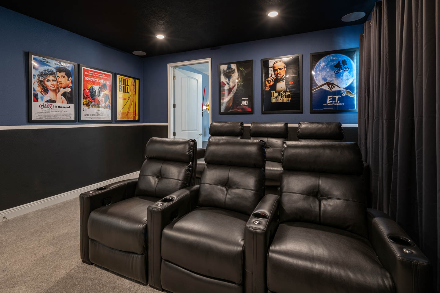 [amenities:theater-room:3] Theater Room