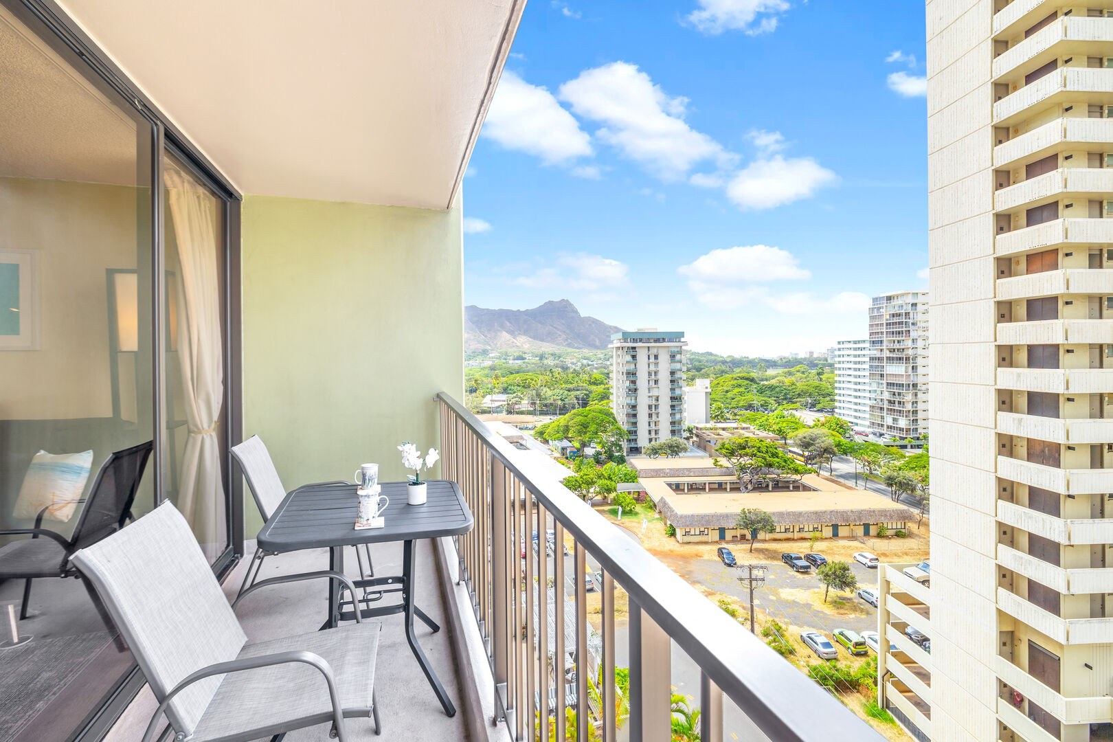 Enjoy the stunning view of the Diamond head mountain and city on your own private lanai!