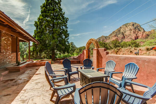 Front Courtyard with Amazing Up-Close Views of Sugarloaf Mountain
