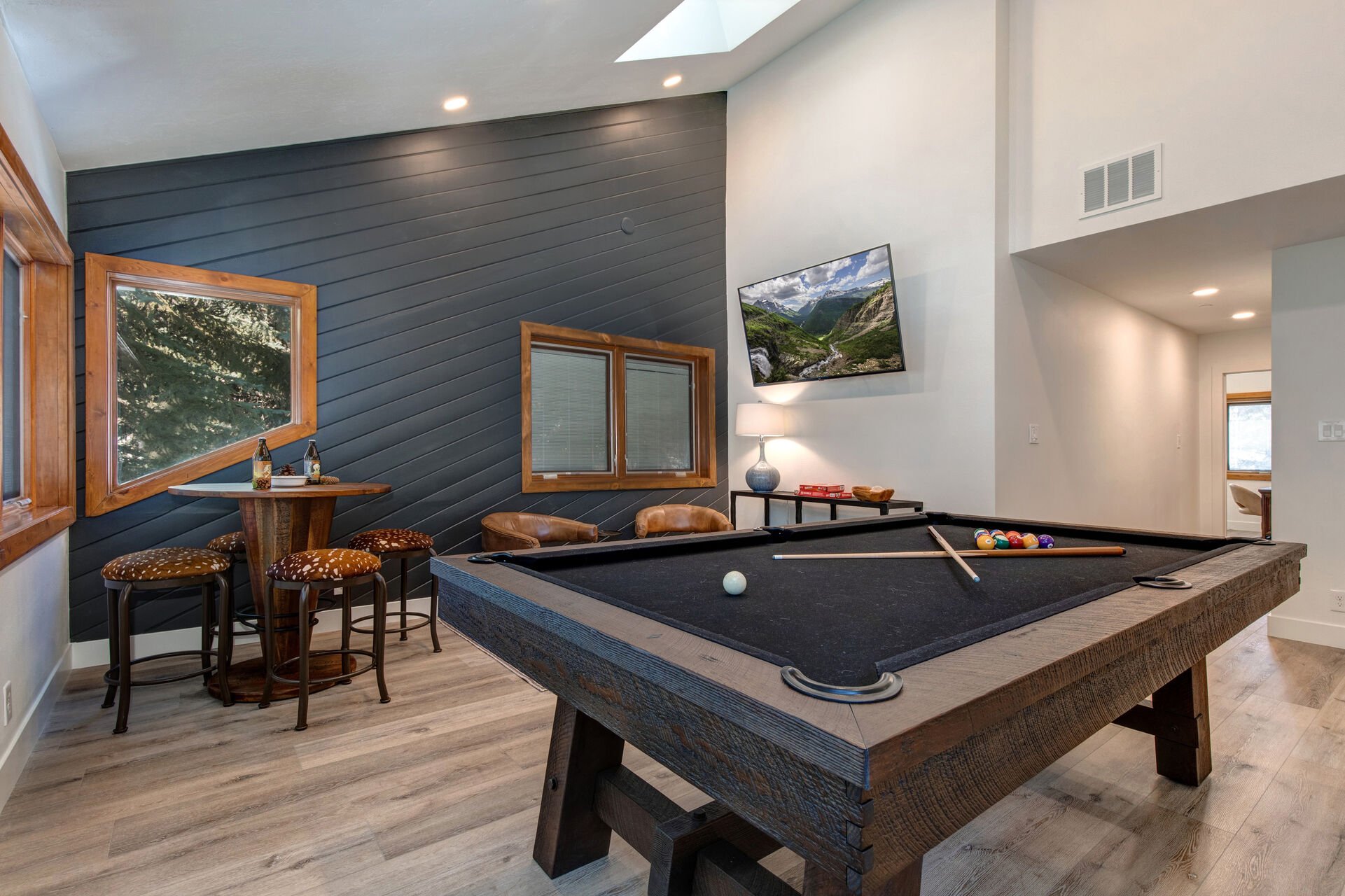 Upstairs living room with Full Size Pool Table