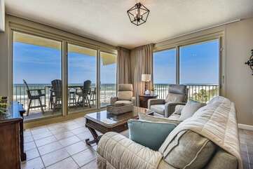 Living room with panoramic view of the Gulf