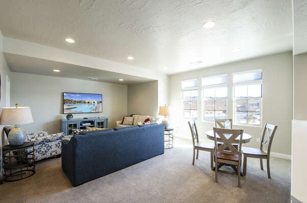 Red Sands Vacations / Vacation rentals / Southern Utah Vacation Rentals/ Casitas living room loft