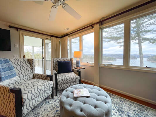 Lower Level Suite overlooking Lake Glenville