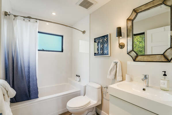 Guest En-Suite Bathroom w/ Tub Shower - 2nd Floor