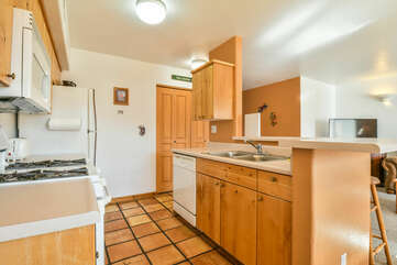 fully-equipped kitchen with plenty of space