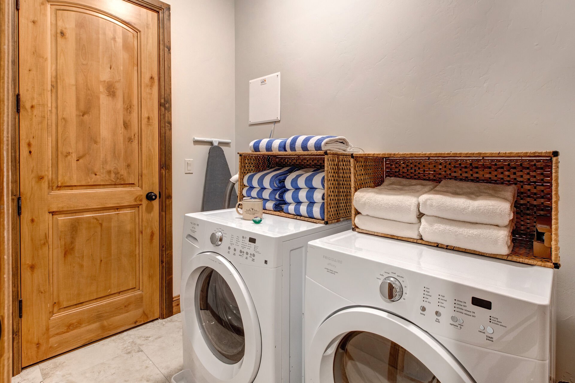 (2nd/Lower Level) Laundry Room with Pool Towels for the Hot Tub