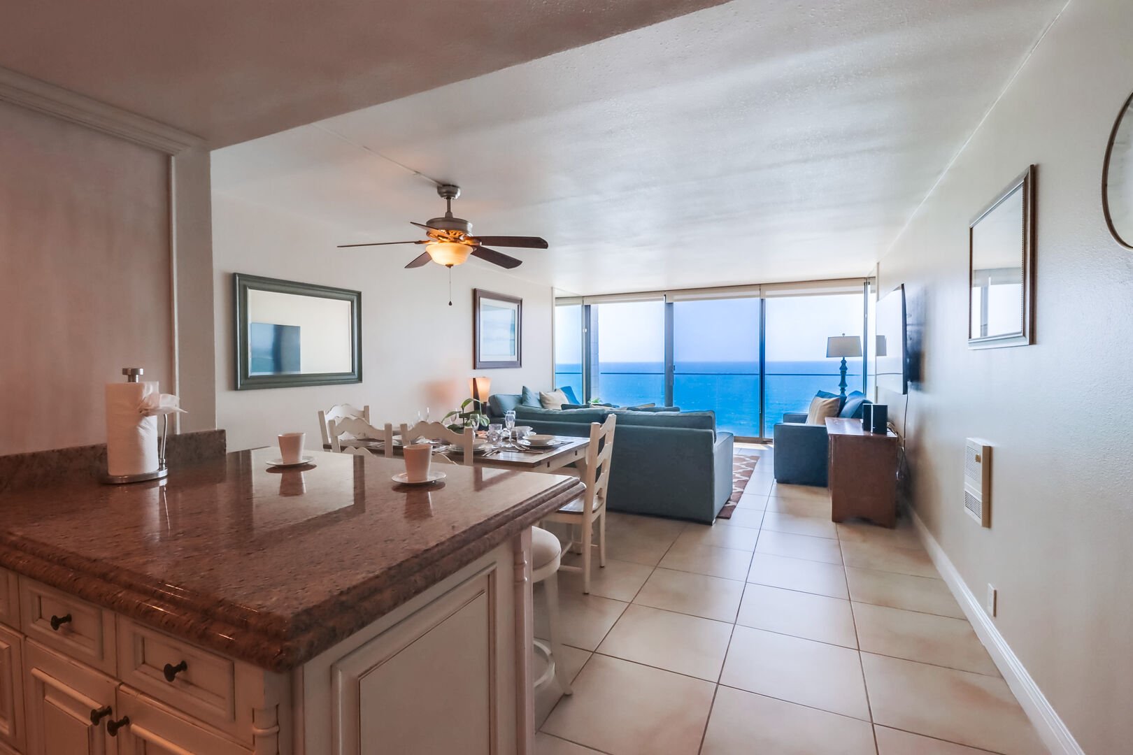 Cooking, dining and relaxing with an incredible ocean view!