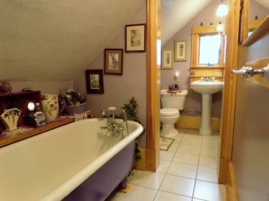 Guest Bathroom on Upper Level