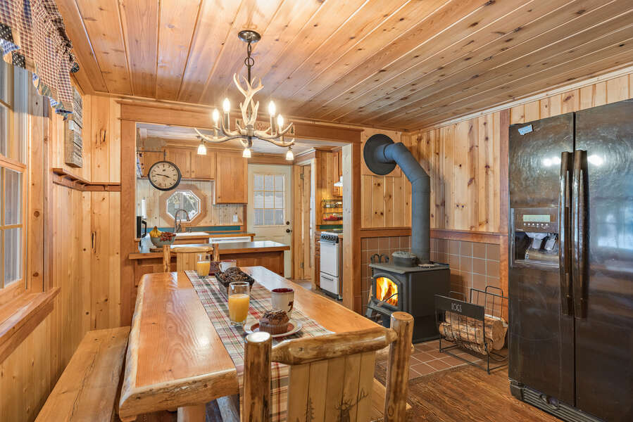 Double Loop ~ wood stove in kitchen in main cabin (Wood NOT provided)