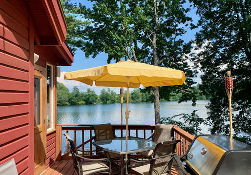 easy living at Lakeside Cottage