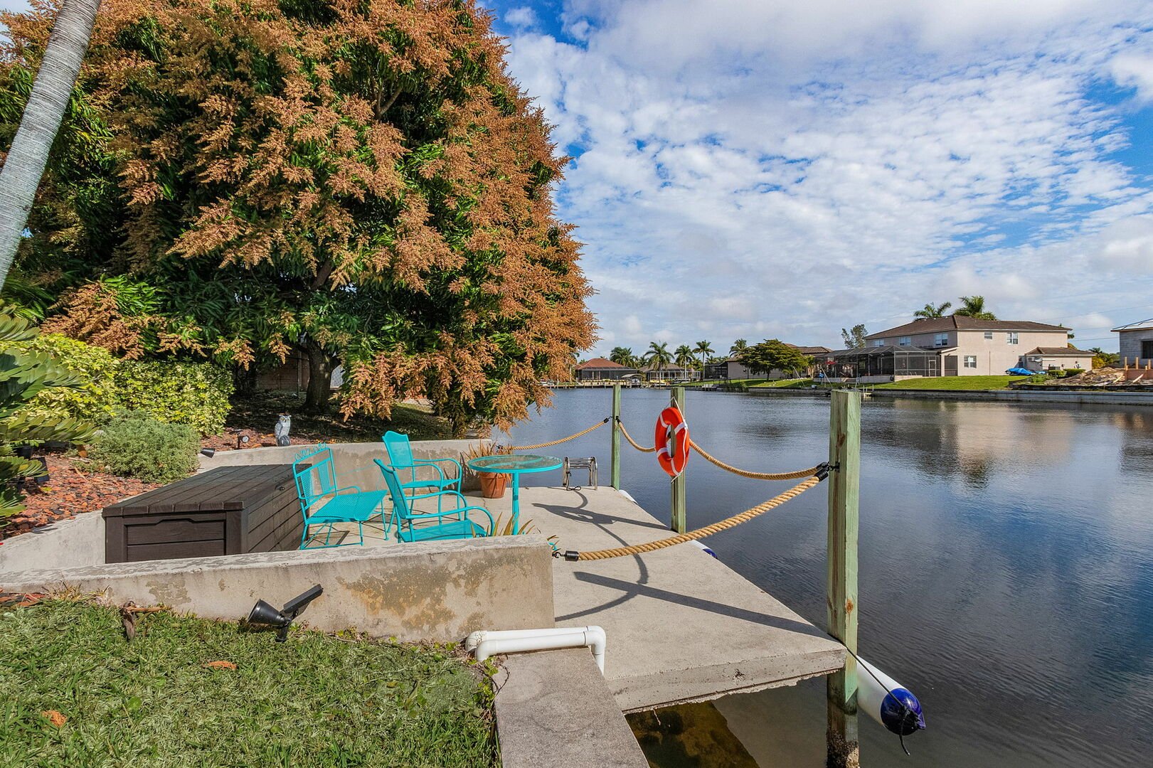BOAT DOCK - GULF OF MEXICO ACCESS, SALTWATER CANAL 
(boat access, fishing from the dock, unforgettable evenings at the dock)