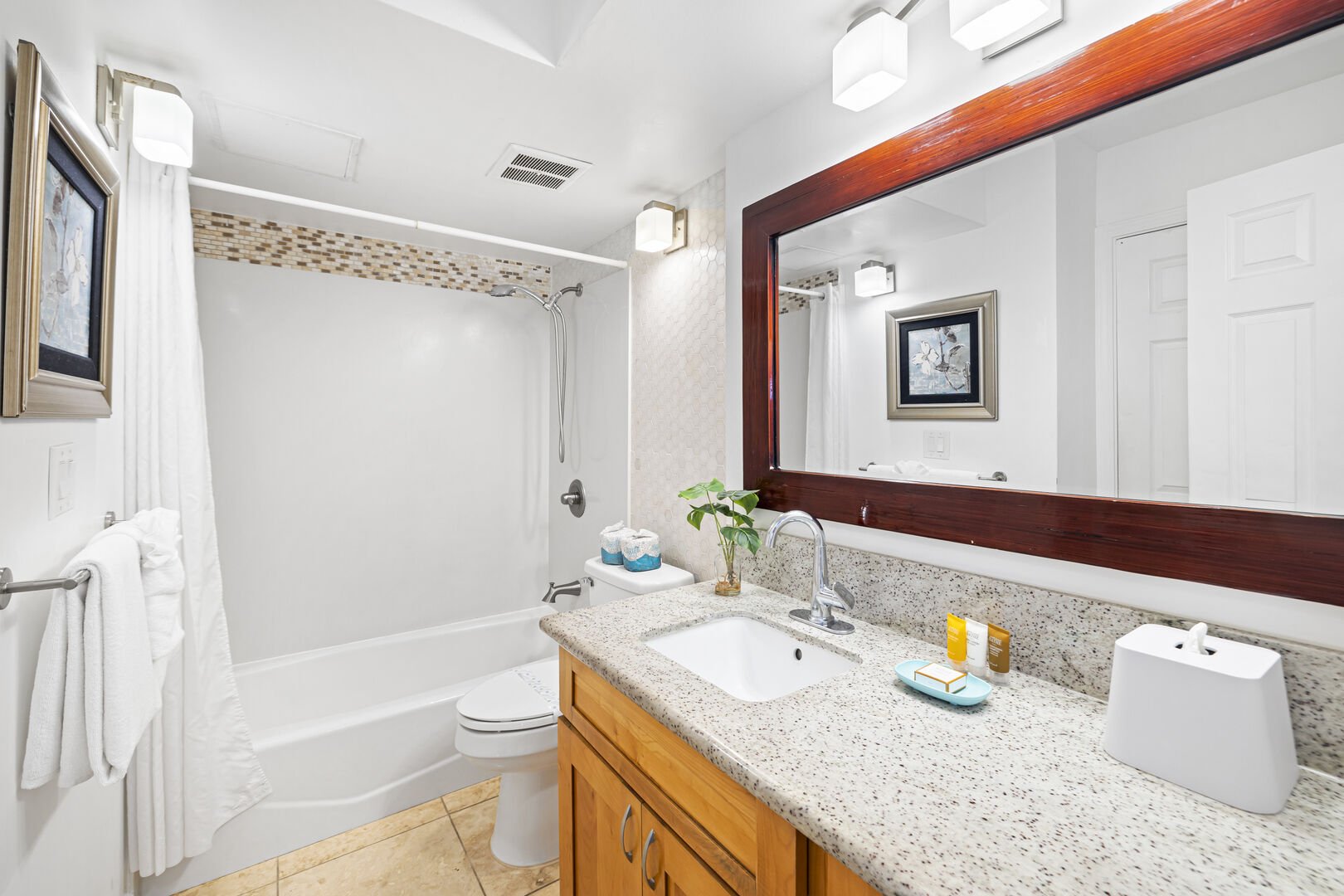 The full bathroom features a tub/shower combination!